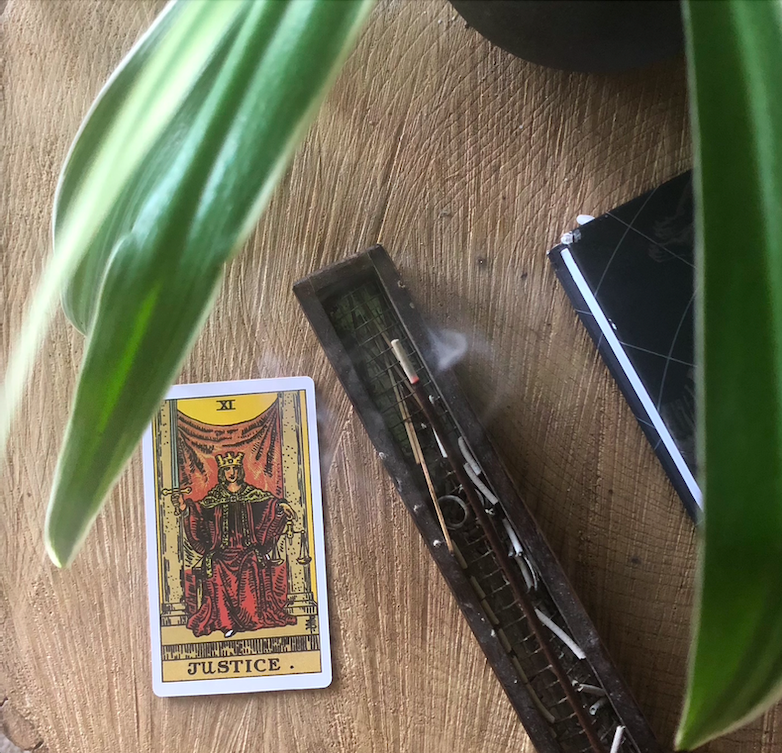 Tarot card: Justice